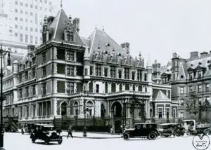 History of Visual Merchandising -Bergdorf Goodman Example