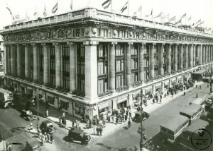 History of Visual Merchandising - Selfridges Example