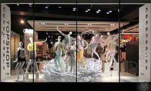 Open back window display example -Topshop window display